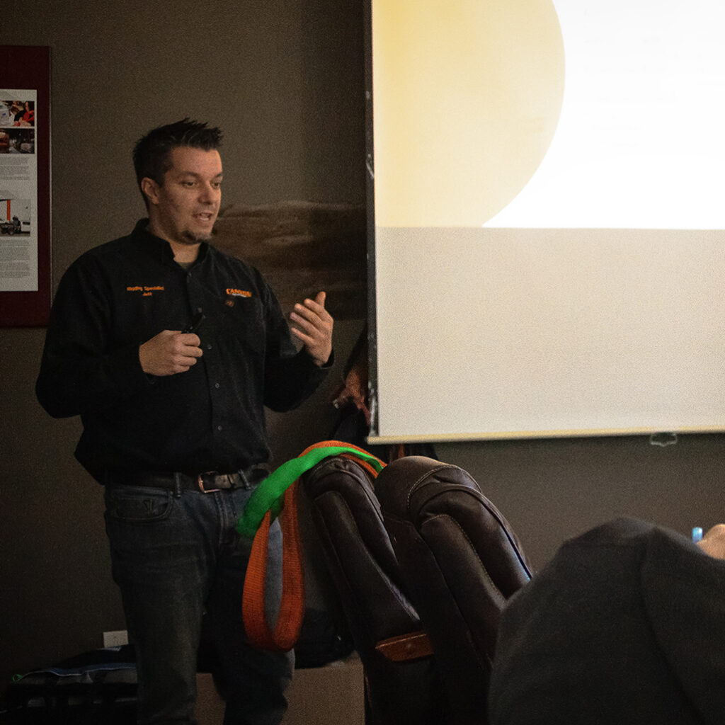 Picture of Jeffrey Molinelli teaching his Rigging Course